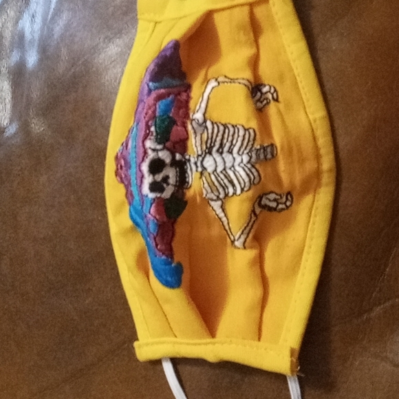 Festive Mask - Picture 2 of 2